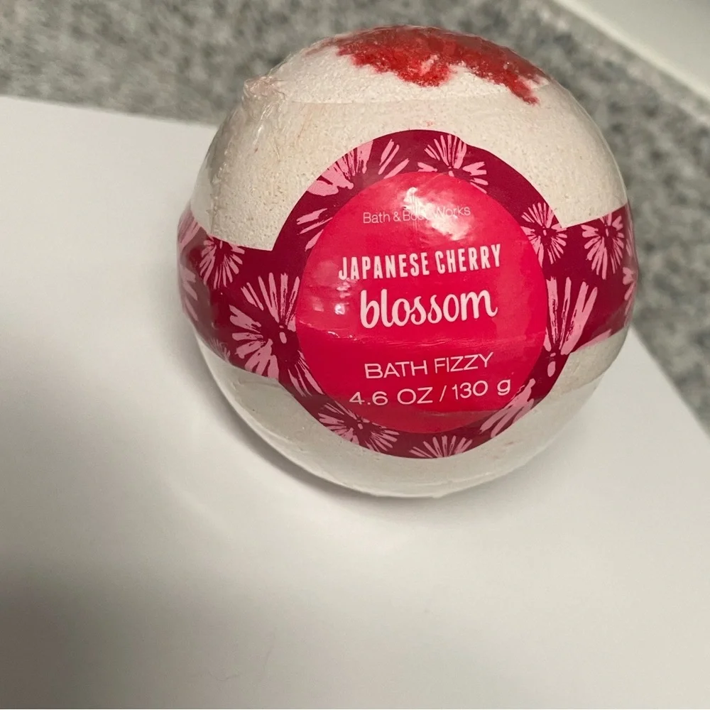 Bath & Body Works Japanese Cherry Blossom “Bath Fizzy” - Picture 1 of 10